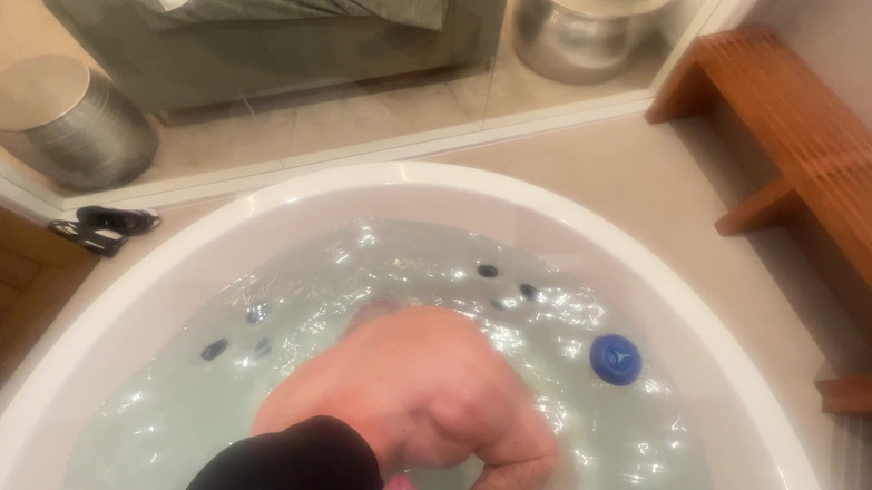 Jack stacked: 热水浴缸乐趣