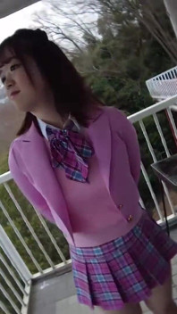 コンドームを飲み込むような歩き回り、勇敢な若き美女が屋外の温かい一滴一滴を飲み干す エピソード3