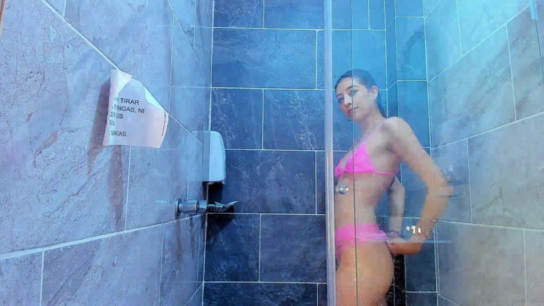 Adhara Hamilton: Ik dans onder de douche en ik word heet.