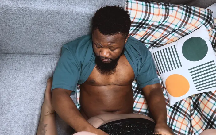 Pantyhose me porn videos: Chubby Brunette in Pantyhose Gets Pussy Creampied by Black Man