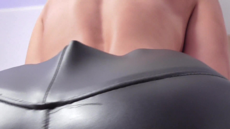 Femdom Austria: Princess Kimberly`s POV Leggins Facesitting