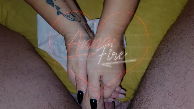 Anna Fire: Она подрочила грязными трусиками и впустила маслянистый член в ее киску.