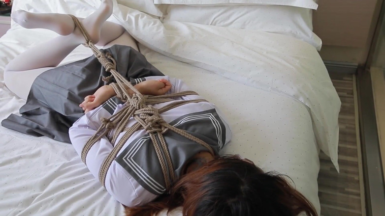 Aisan girl bondage: Hui12-jk Robia nautică și disciplina fetei din mătase albă