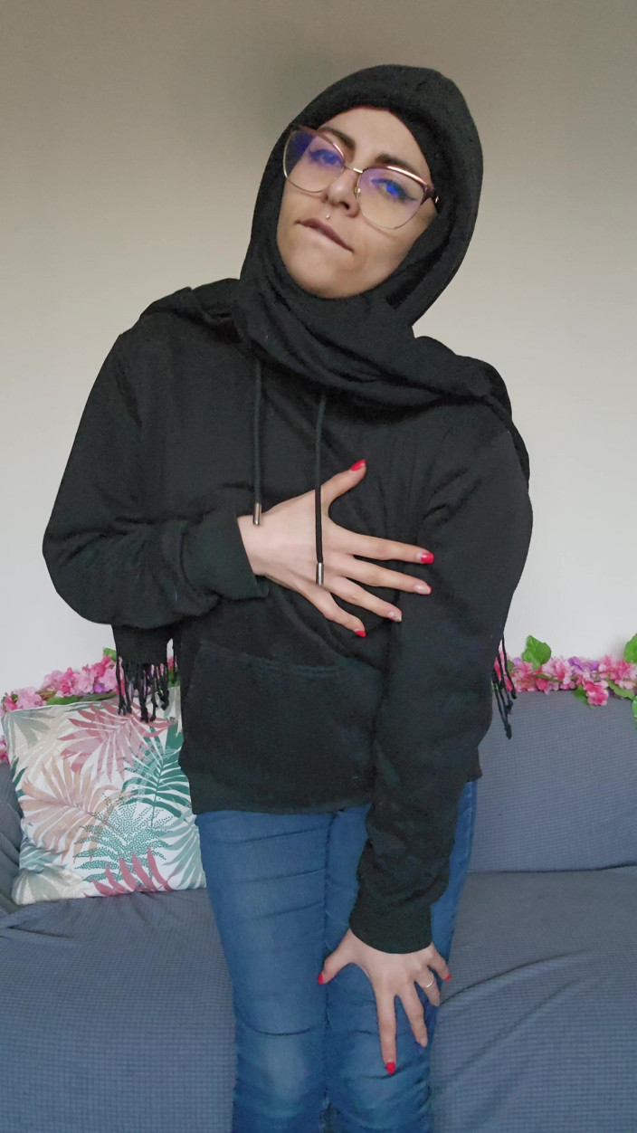Mia Niqab: 86. BBC Dildo Fucking Sexy Body Under Hoodie Mia Niqab