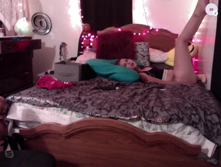 Alli Anderson: Riding My Huge Dildo on the Wall