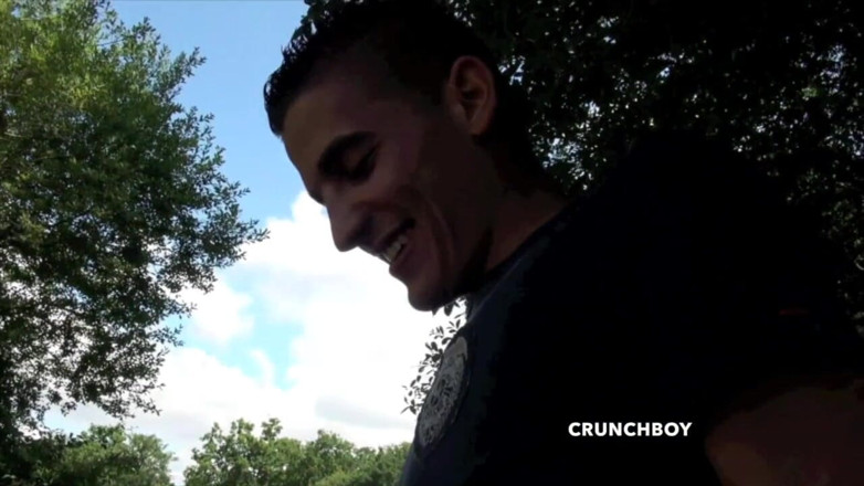 Crunch Boy: francouzské twink použité přímou arabskou zvědavou při exhib plavbě