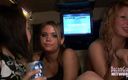 Dream Girls: Beş kız kulübe giderken soyunuyor