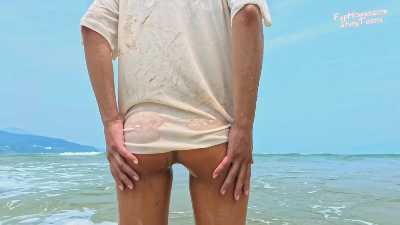 868 Wet Glossy Nude Pantyhose on the Beach