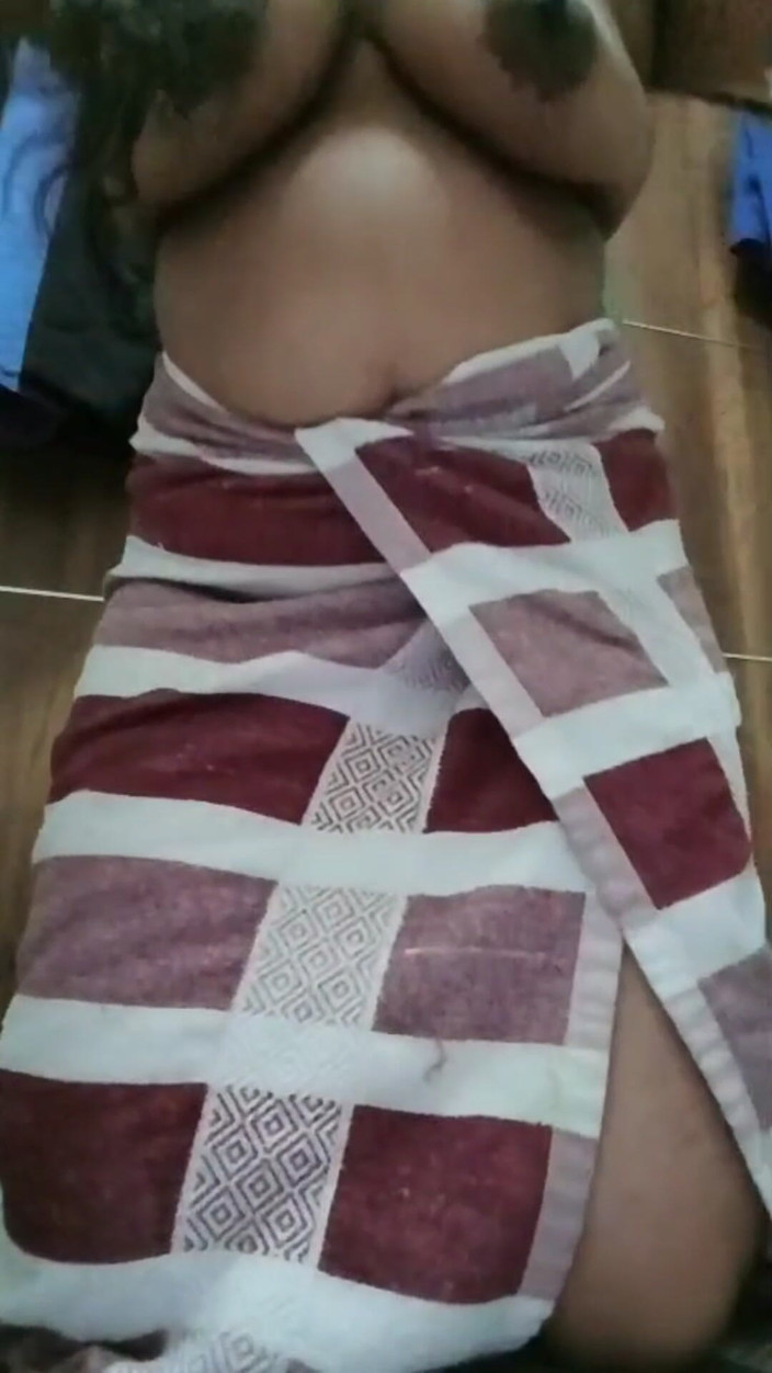 Xxxslf: Bröst dans