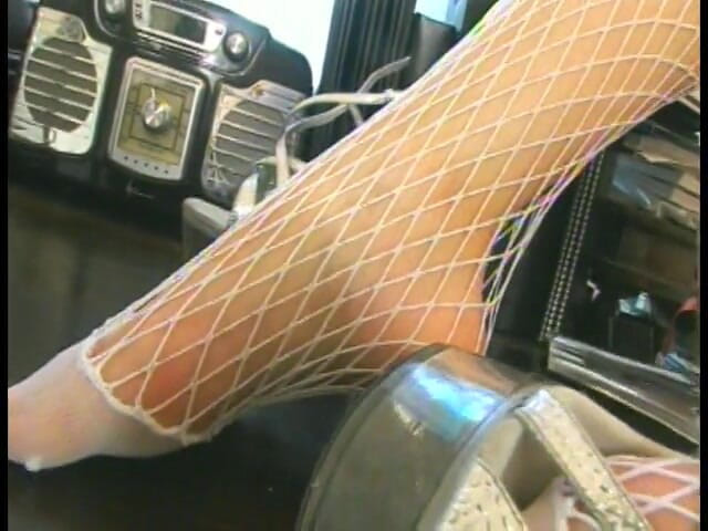 Masturbation Porn: Blonde teen fingering and dildoing her cunt in close up...