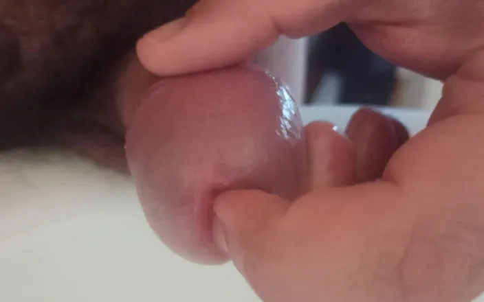 Kinky Guy: Pipì mattutina, Prova a inserire il mio dito nel buco...