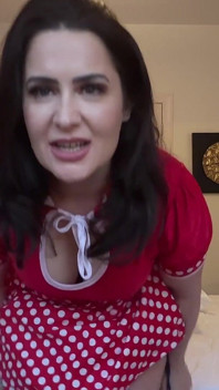 Tilly Mcreese's Sultry '50s Foot Job Fantasy 4K POV Sole Seduction Awaits!