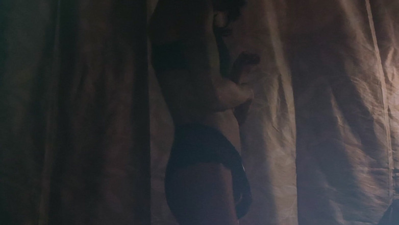 Ombunny: Egzotyczne femboy fitness w chastity striptizs i przysiady w twarzy