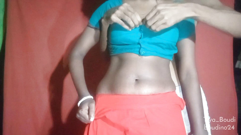 Boudi No 24: Deshi Mléčná Bhabhi tvrdě nájezdí na manželova ptáka o půlnoci