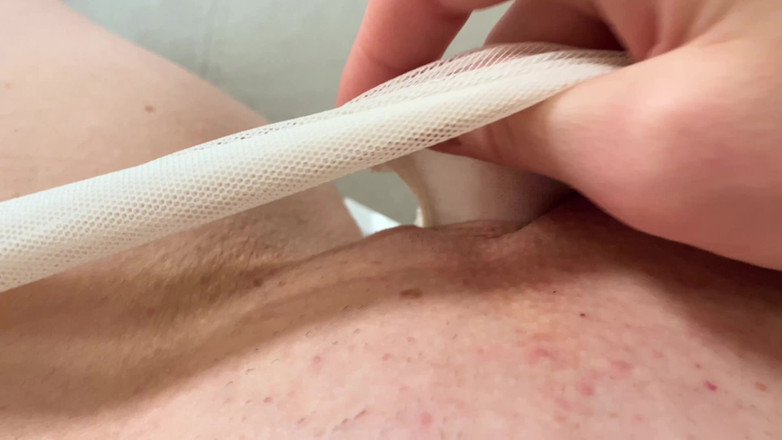 ArinaMills: Pocieram moją kremową cipkę mokrymi majtkami i spermą głośno