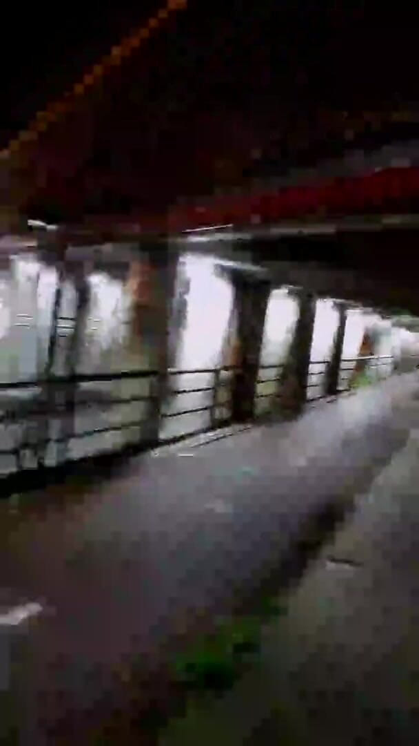 Slutboyben: Slutboyben cam4 sexy linterna exhibicionista en público