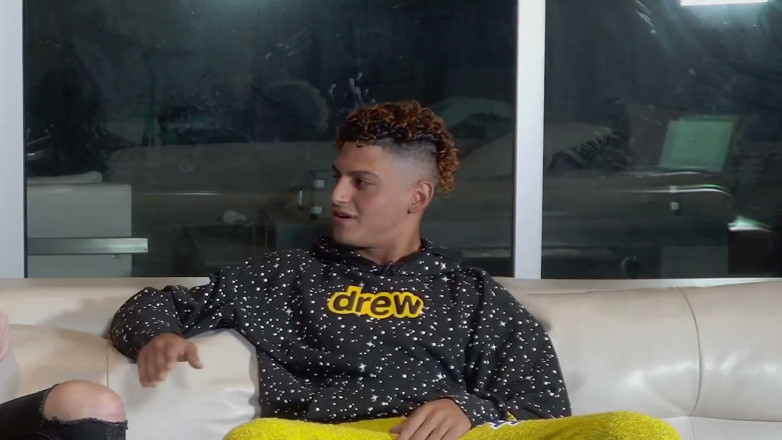Pillow Talk: S＊x Orgies with Andreas Eskander