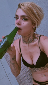 Exhibitionist
