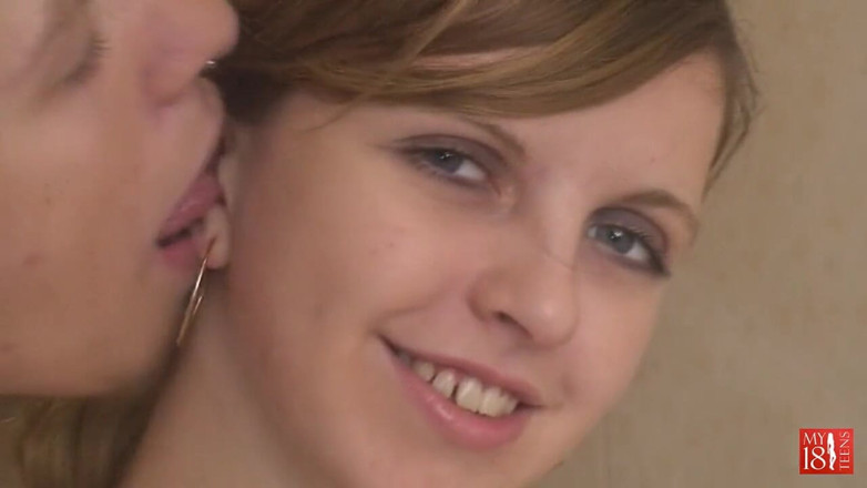 My 18 Teens: Seksowna dziewczyna głębokie gardło i jazda na kutasie - seks pod...