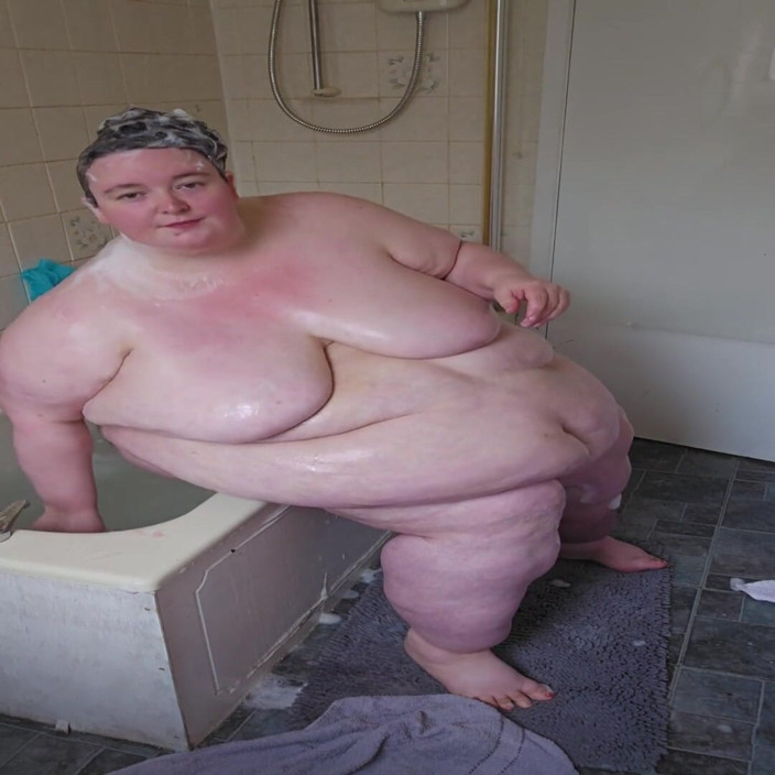 SSBBWLadyBrads: Awek montel super saiz tidak dapat mandi bahagian 2 di bilik...
