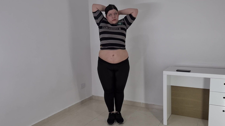 Alice H: Protahování břicha fetiš