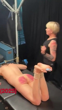 Duplo Domme Bondage e Bastinado