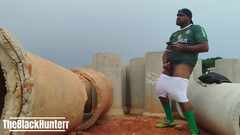 TheBlacKHunterr: Kembali dari permainan dengan berkeringat, saya bersemangat dan harus cum