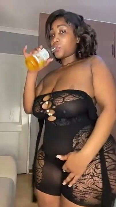 Legendary Booty Overdose: Poskakující ten tlustý zadek