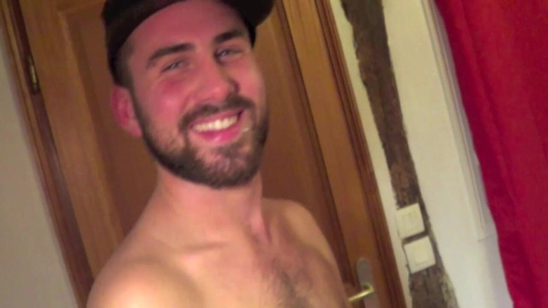 MALIK THE ARAB FUCKER XXL: Yougn scally delikanlı Malik'in xxl yarağı tarafından sert kullanılıyor