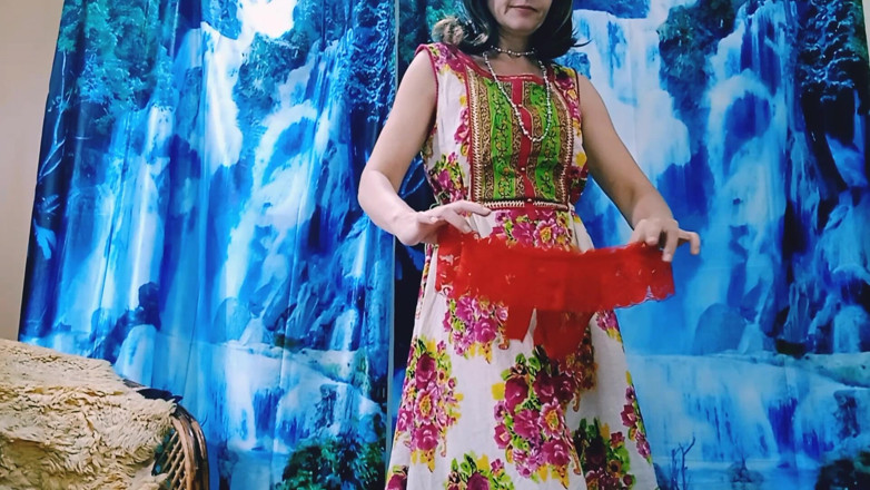 Bolly Karma: Máy bay bà già xinh đẹp thích đút nó vào sâu