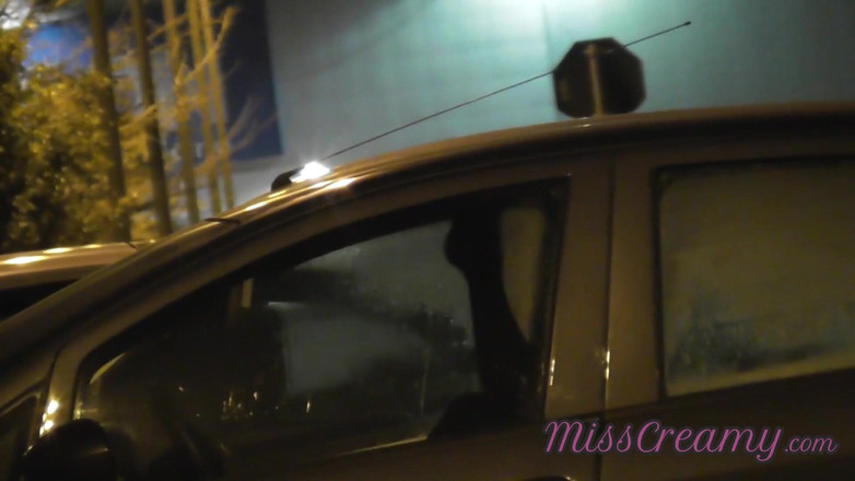 Miss Creamy: Sdílení mé děvky s cizincem v autě před hlídačem na...