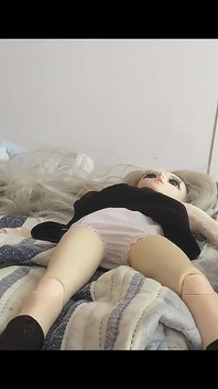 Amando a mi chica beverely! Video de sexo de muñecas!