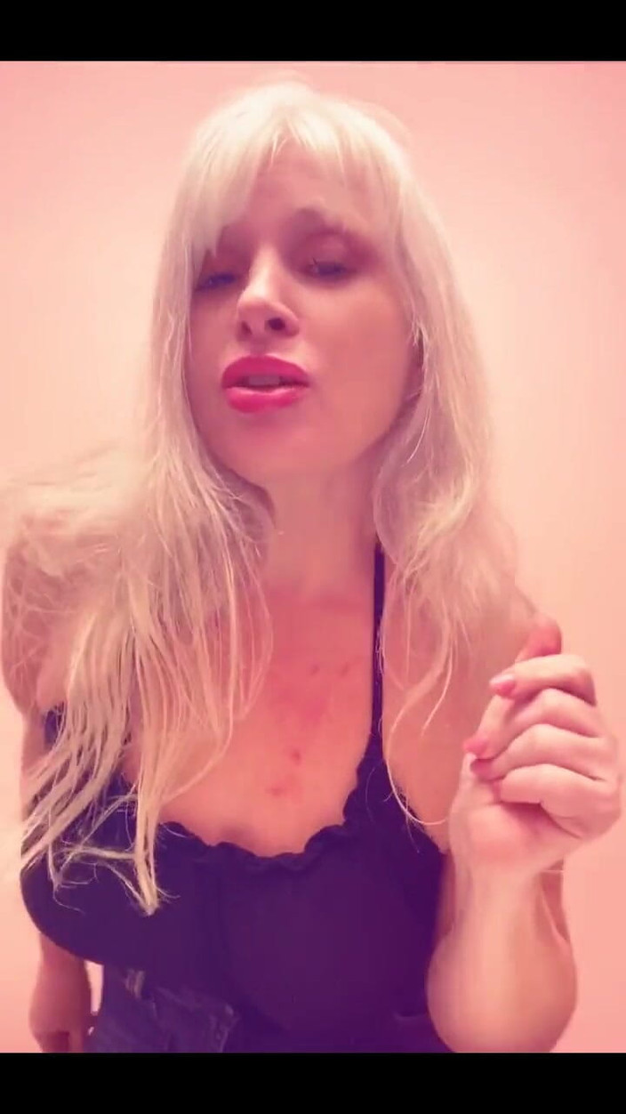 PaintedRose: Prête à aimer à nouveau