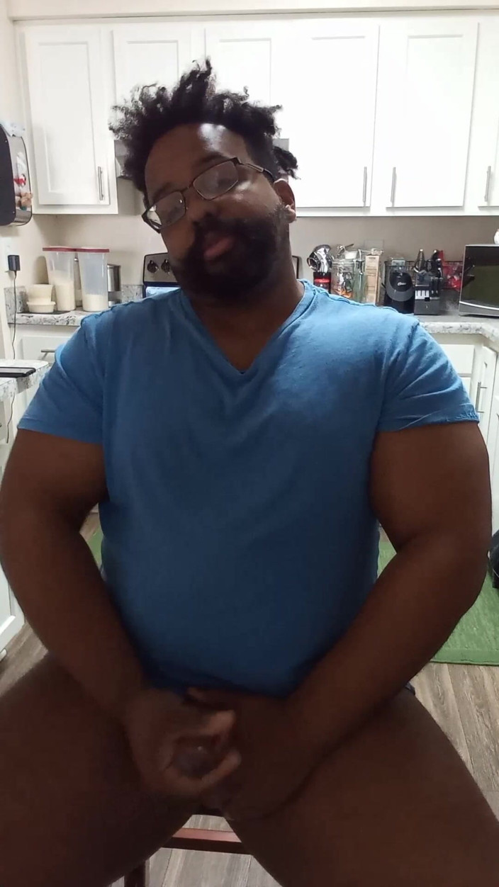 Eddie Venezuela: BBC Bear Jerks, Moans and Cums