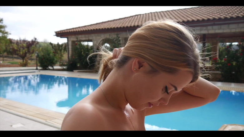 Jamie Young: Sex at the Pool!