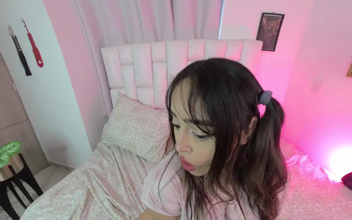 CuttiejennieVR: VR Squirt for My Ddy with My Fav Toy (part1)