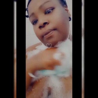 Hot sex 24: Купаю эти большие сиськи