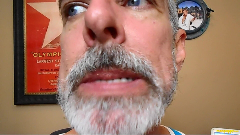 Man Puppy: Kacang dalam mulutnya - Ayah Gergasi 11