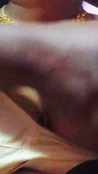 ホットなインド人妻の新しいポルノ動画