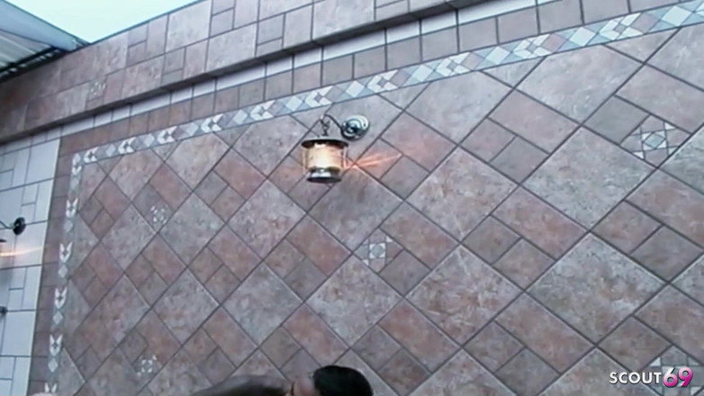 Shemale TS Collection: Un tip cu o pulă uriașă fute o femeie latino...