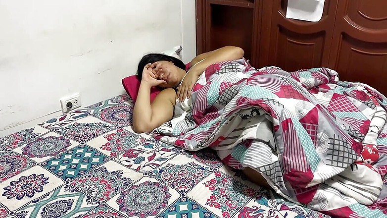 Joraul: Me follo a mi hermanastro cuando el marido cornudo sale...