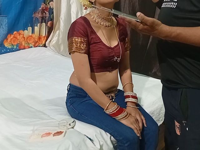 Makeup Artist Fucking New Bride's Pussy During Makeover (Vamikaa)