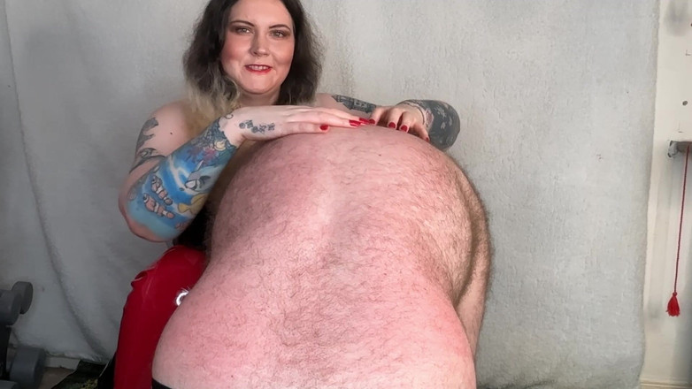 MissFFW: 노예에게 무릎을 꿇고 등을 표시할 수 있는 여주인 Ffw