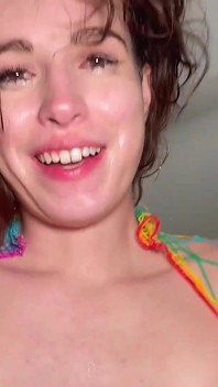 Taťka chčije uvnitř potrubí nalepenou sub děvku Brooke Johnson je kundička