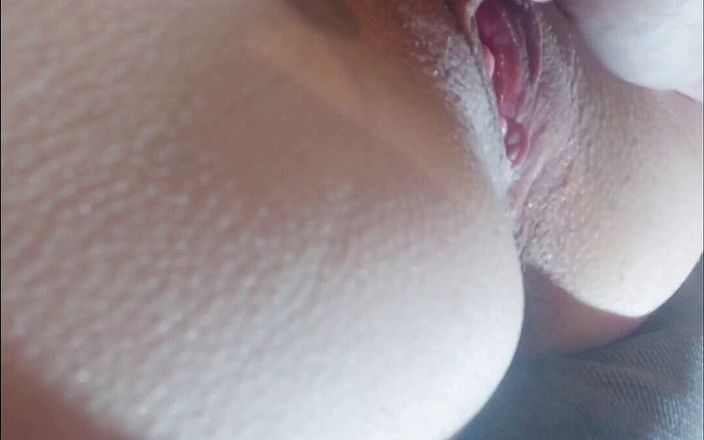 Wet pussy fuck: Pussy licking very close up