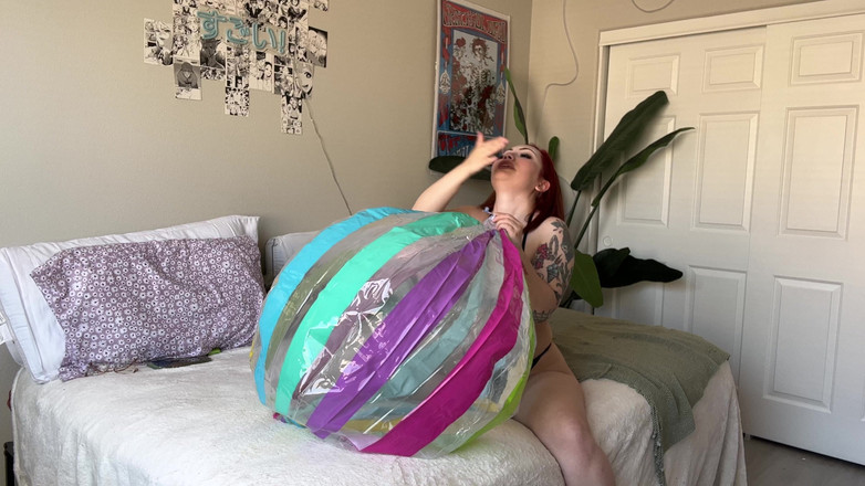 Lenna Lux: 膨らませるボールを膨らませるフルビデオ