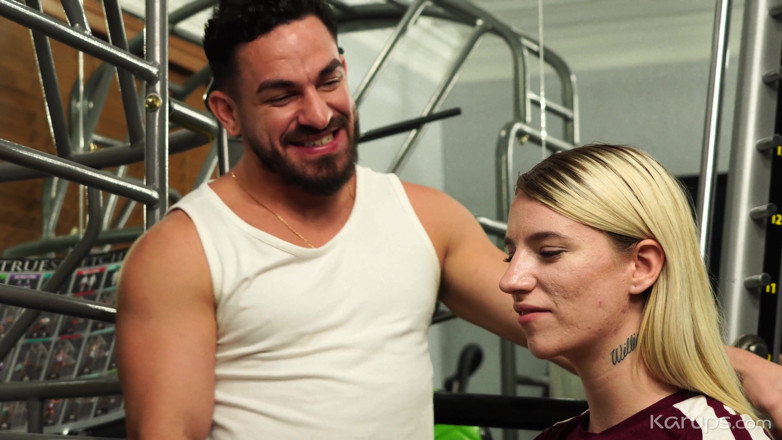 Karups POV: Schizzata su una troia della palestra