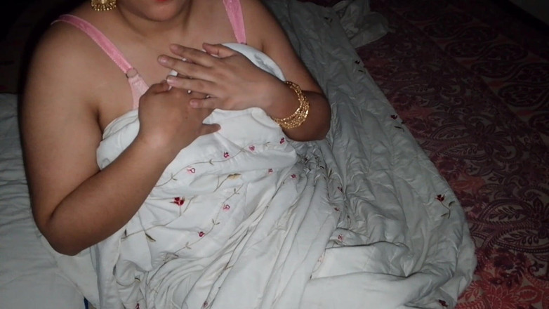 QueenbeautyQB: Vešli do pokoje indické nevlastní matky pod záměnou tím, že se...