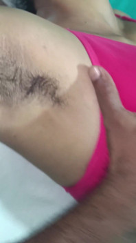 Percintaan bilik air dengan wanita berkahwin