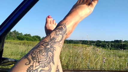 LizAngel: Foot fetish in nature